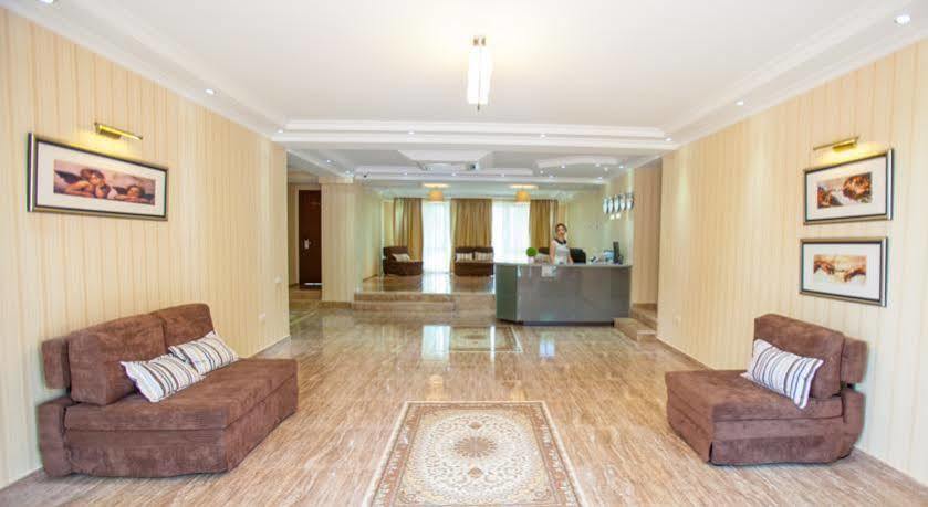Отель Gtm Plaza Тбилиси Экстерьер фото